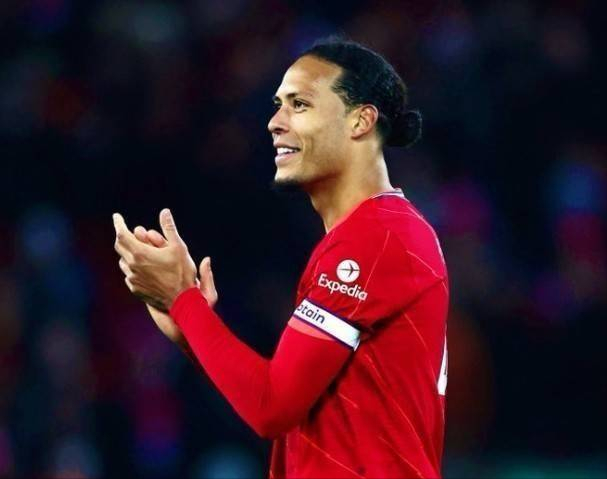 队报盛赞维蒂尼亚：他是巴黎的节拍器和新一代中场的完美代表（《队报》盛赞维蒂尼亚：巴黎的中场节拍器，新一代中场的标杆）