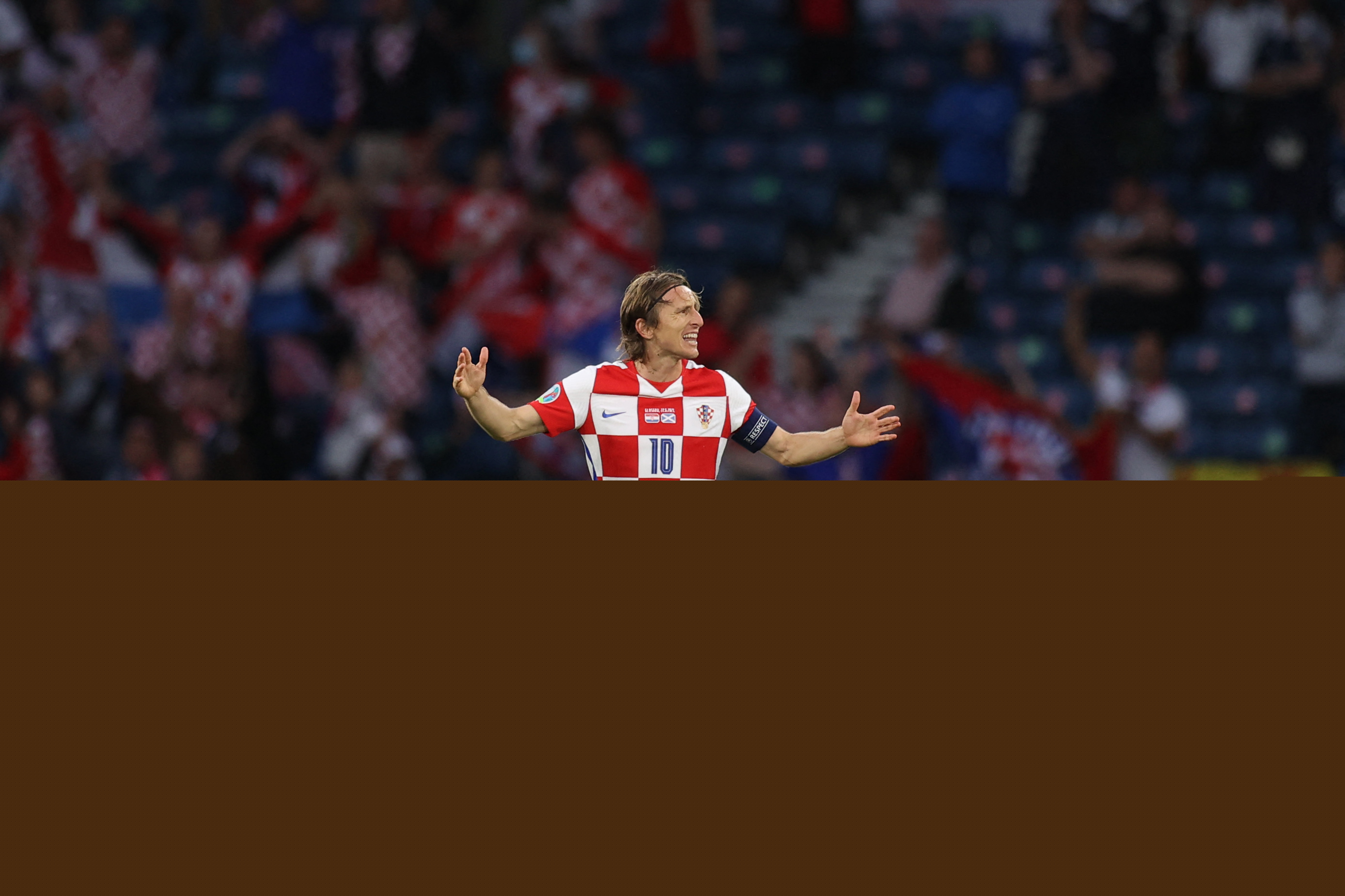 亲兄弟明算账,谁打得好谁上（兄弟归兄弟，账要算清，凭实力上场）