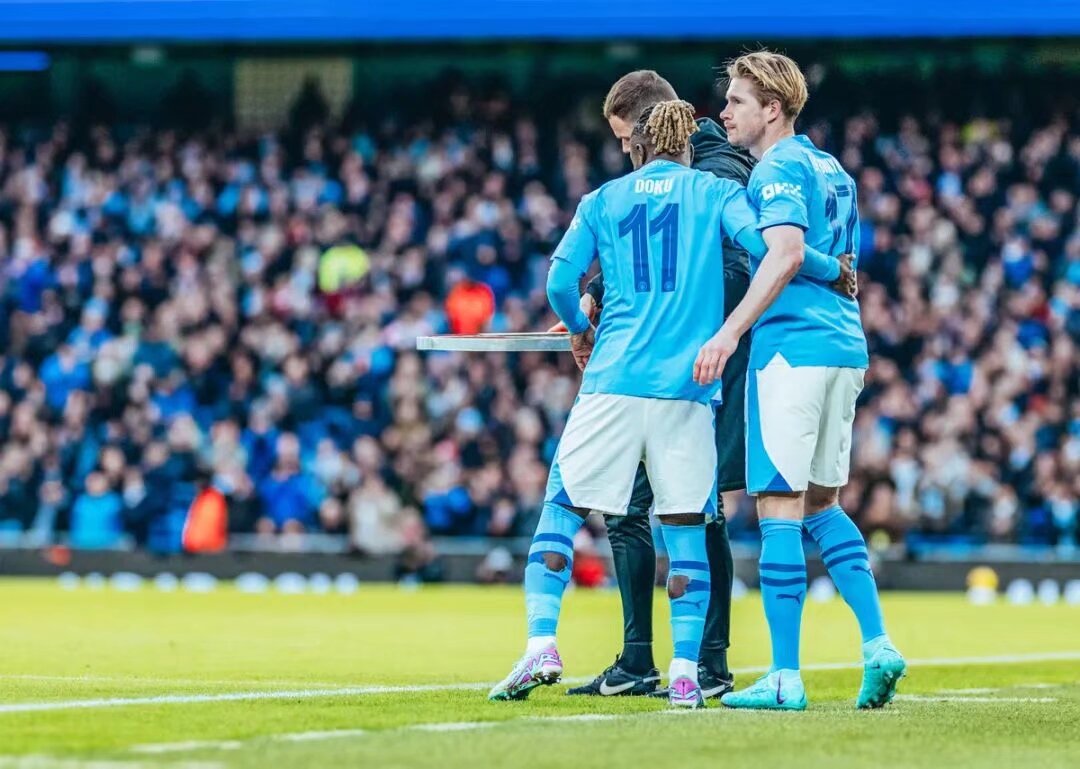 基米希打入生涯首粒欧冠乌龙，拜仁上次欧冠乌龙由阿拉巴打入（基米希首次在欧冠自摆乌龙，拜仁上一次欧冠乌龙由阿拉巴制造）