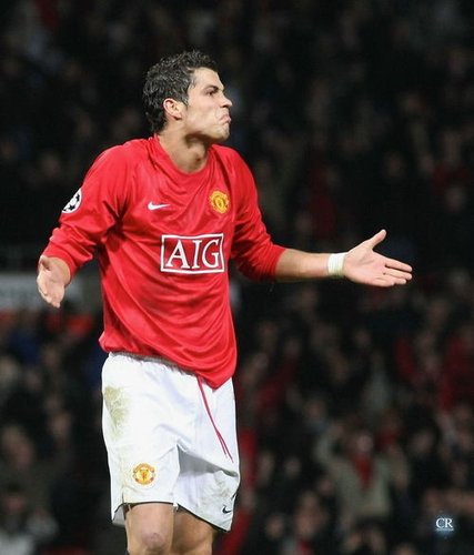 中场球员如何提升调度能力？（中场调度能力如何进阶？）