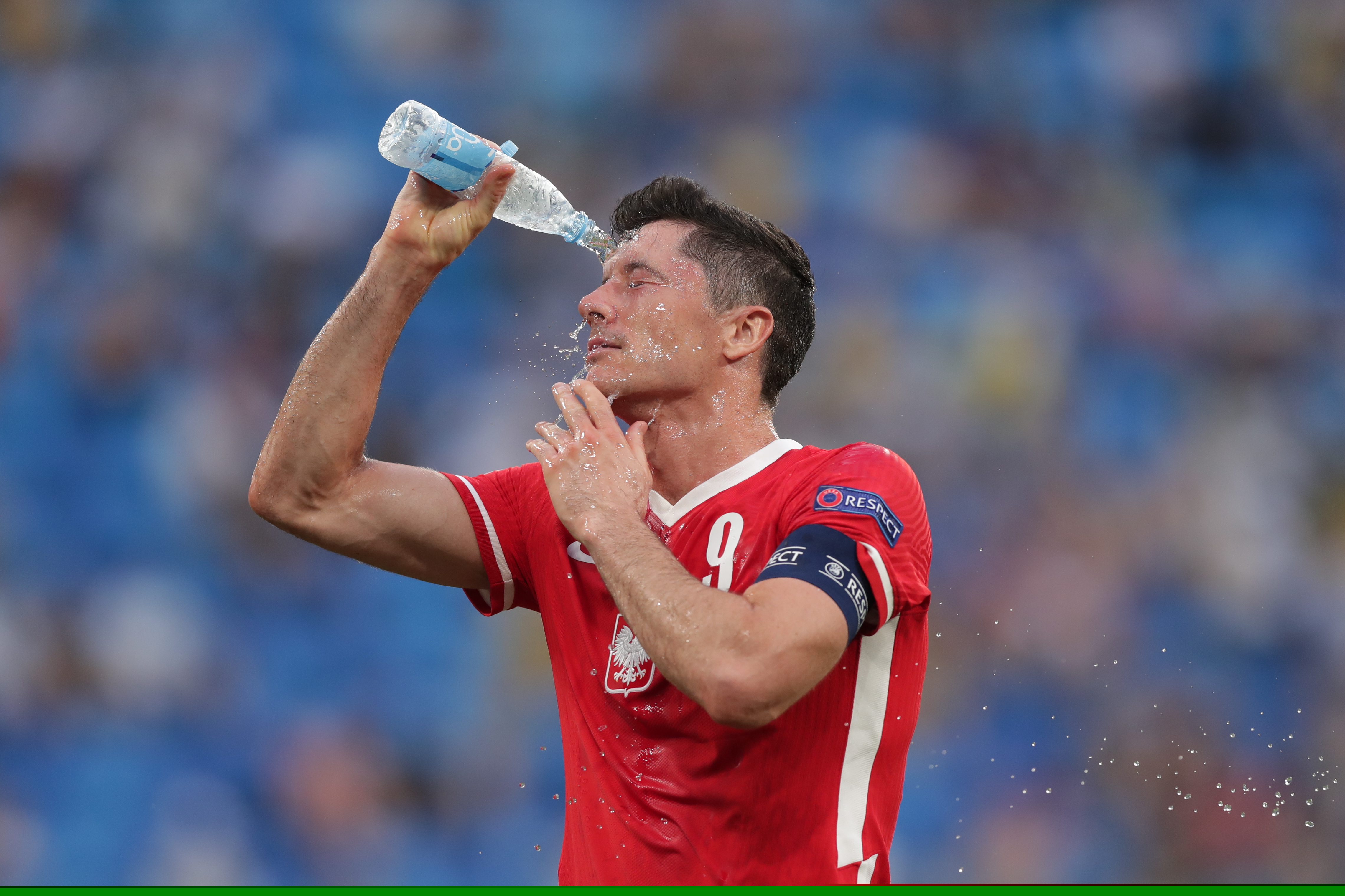 火箭哈登末节爆发连得15分（火箭哈登末节发威连砍15分）