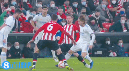 骑士加时险胜对手（骑士加时艰难击败对手）