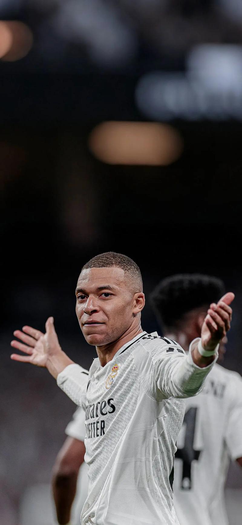 巴斯托尼：最难防的对手是亚马尔；属于皮奥的时代一定会到来（巴斯托尼：亚马尔是我遇到的最难对手；皮奥的时代终将到来）