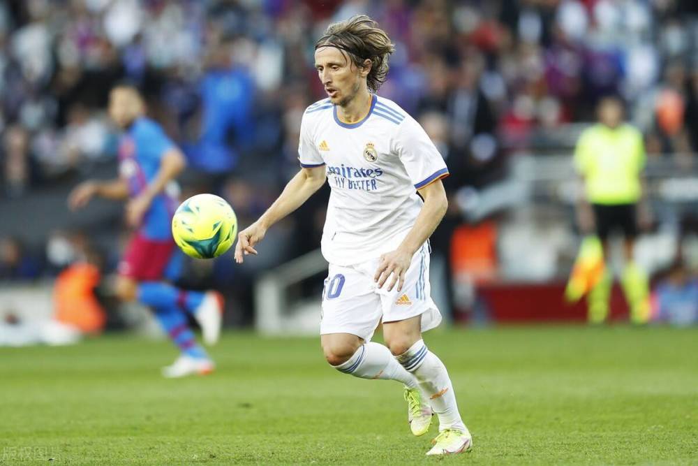 FPX官方：暂别往昔，万幸相遇，愿我们继续成为更好的自己（FPX官宣：告别过往，幸得相逢，愿我们一路成长为更好的自己）